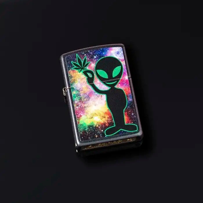 Zippo - Diseño alienígena iridiscente