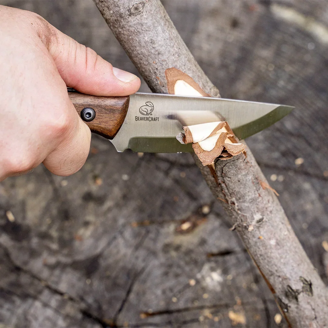 BeaverCraft Wild Harvest Bushcraftkniv - spikking
