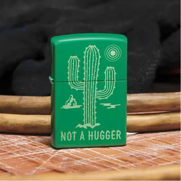 Zippo - Not a Hugger Motiv - Lighter