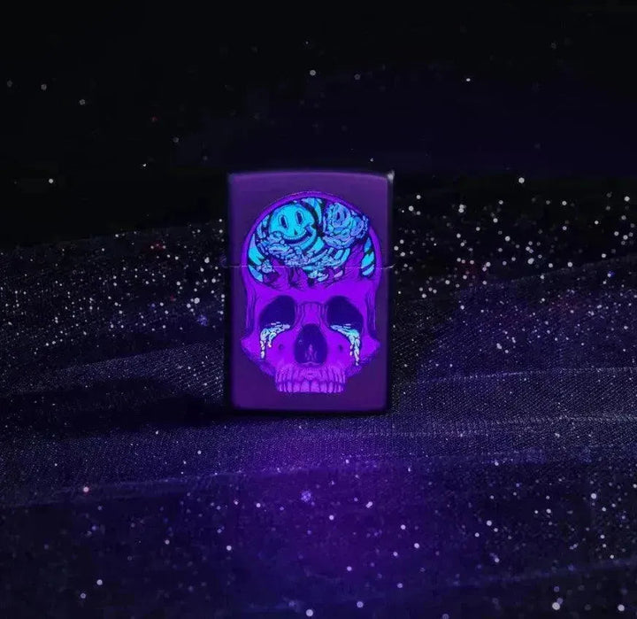 Zippo - Blacklight Skull Design - Matt Svart Lighter - Game-On.no